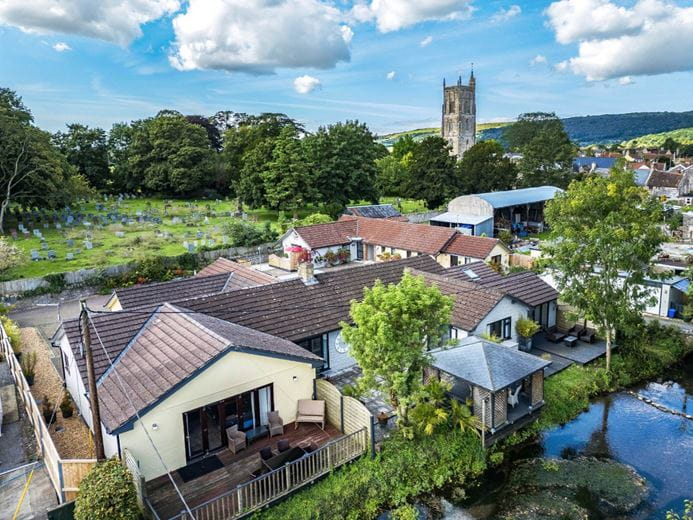 4 bedroom bungalow, Cheddar Bridge Cottages, Draycott Road BS27 - Available