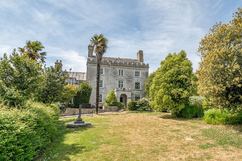 8 bedroom house, High Street, Swanage BH19 - Available