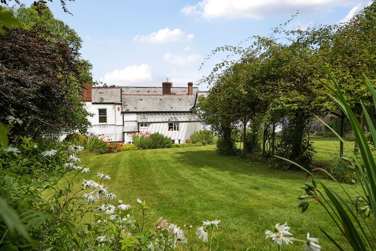14 bedroom house, Landkey Road, Barnstaple EX32 - Available