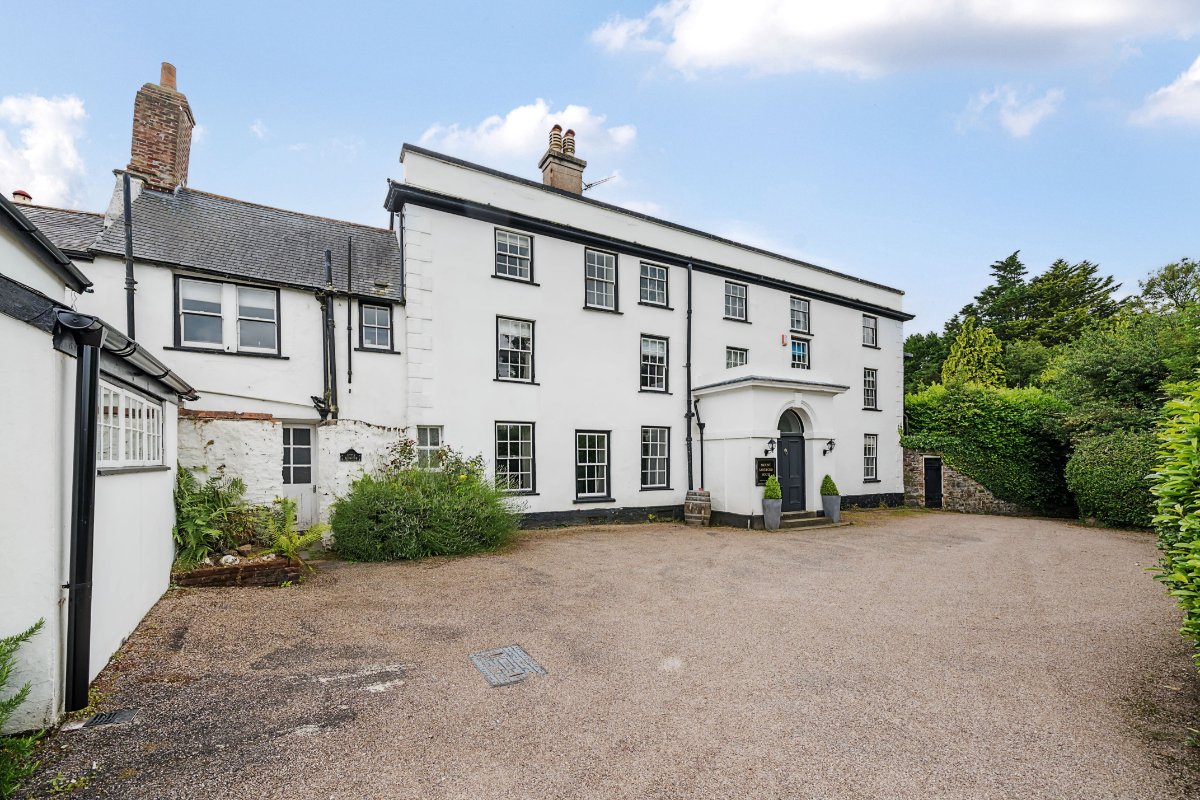 14 bedroom house, Landkey Road, Barnstaple EX32 - Available