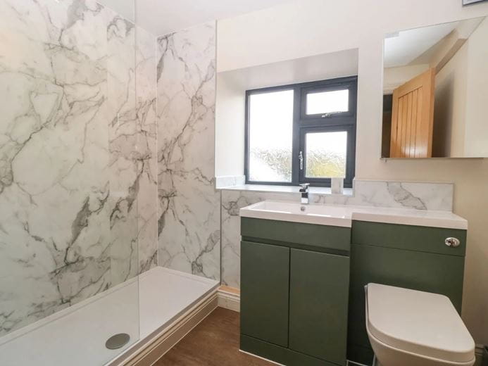 9 bedroom house, St. Weonards, Hereford HR2 - Available