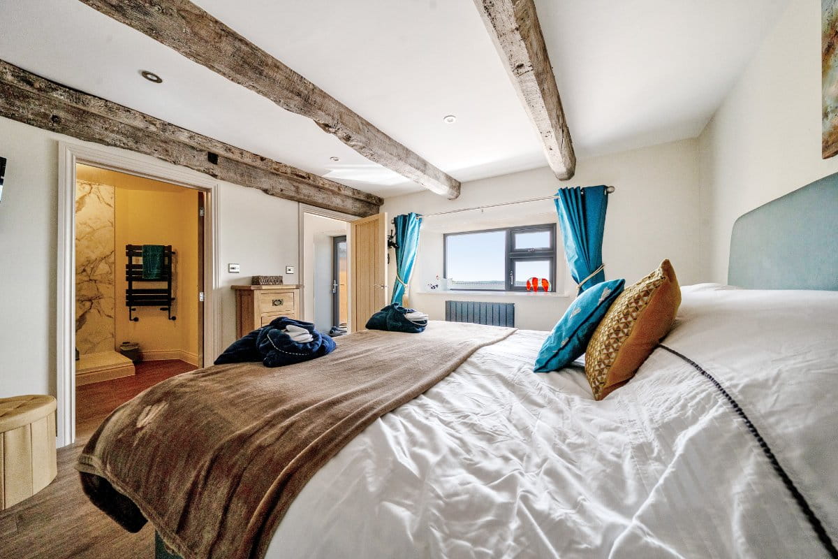 9 bedroom house, St. Weonards, Hereford HR2 - Available