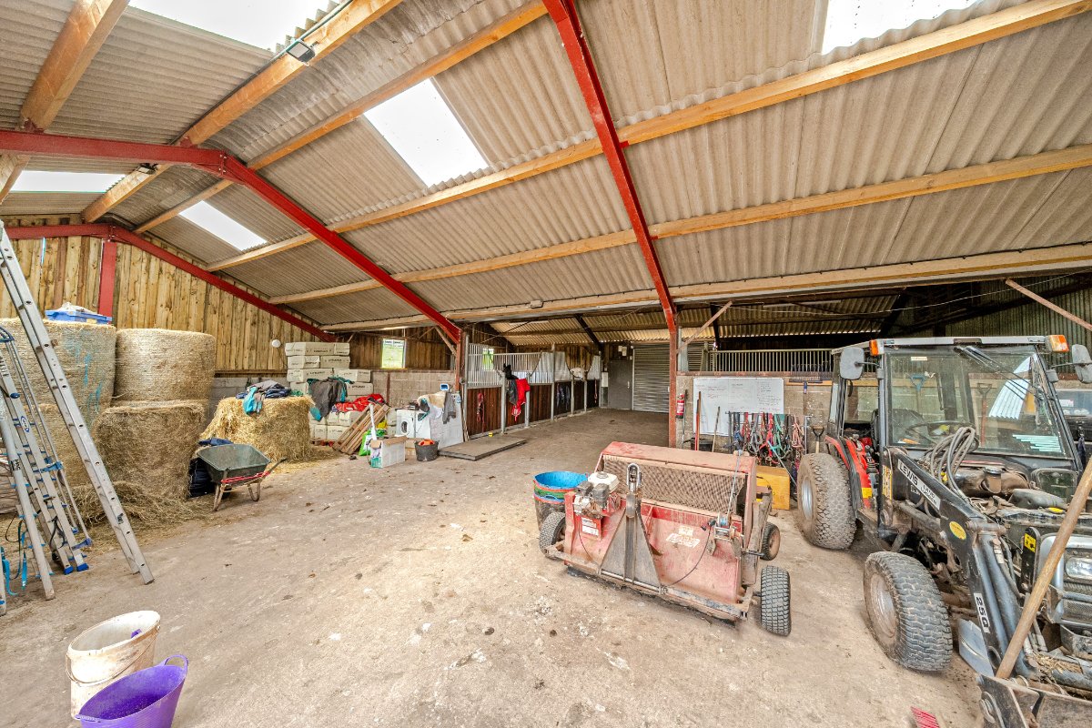 9 bedroom house, St. Weonards, Hereford HR2 - Available