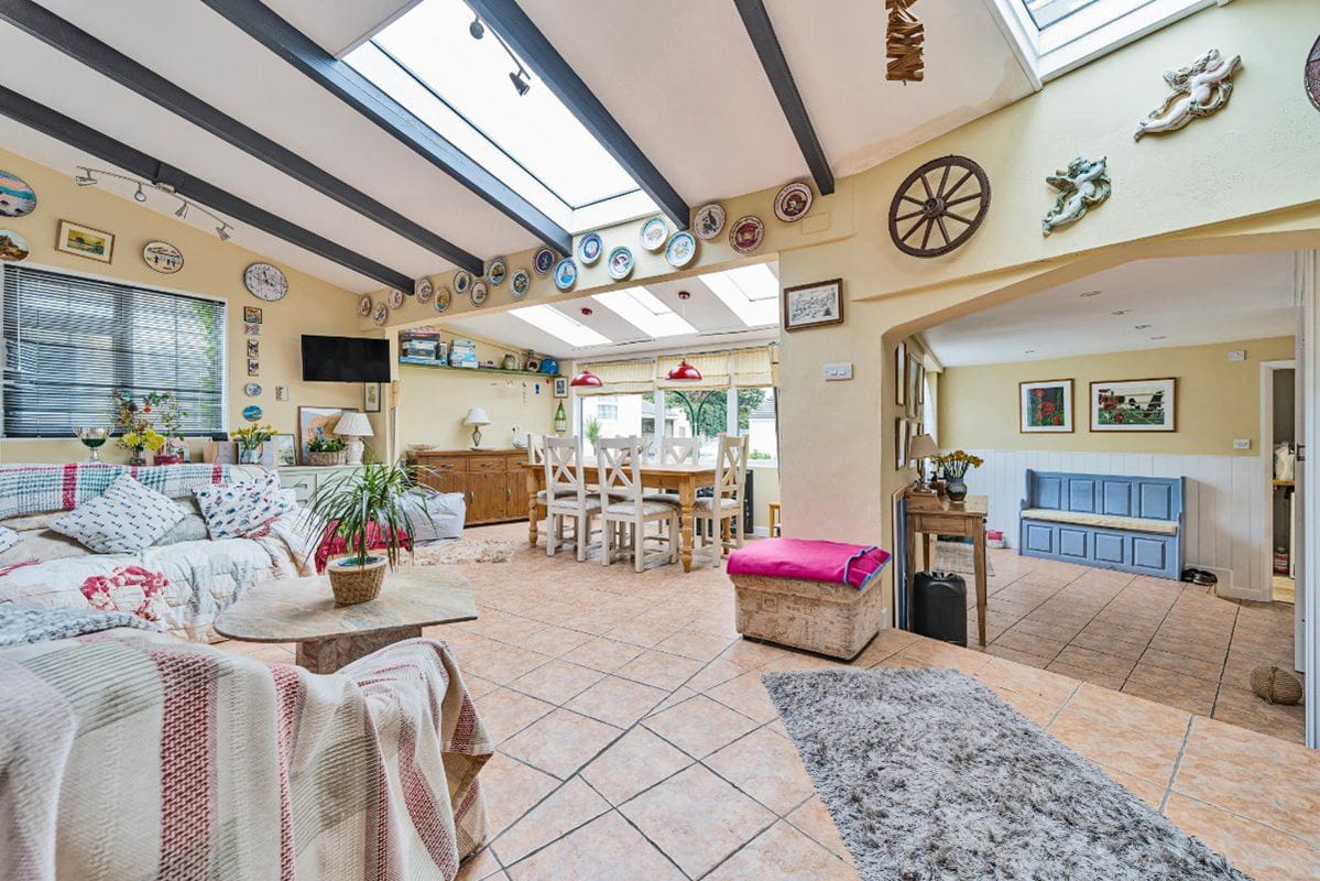 5 bedroom house, Lender Lane, Mullion TR12 - Available