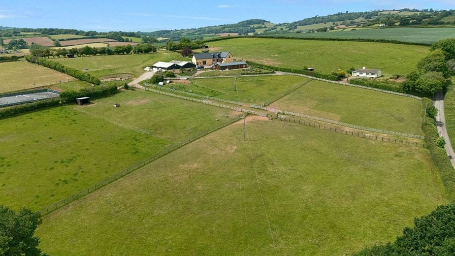 7 bedroom house, St. Weonards, Hereford HR2 - Available