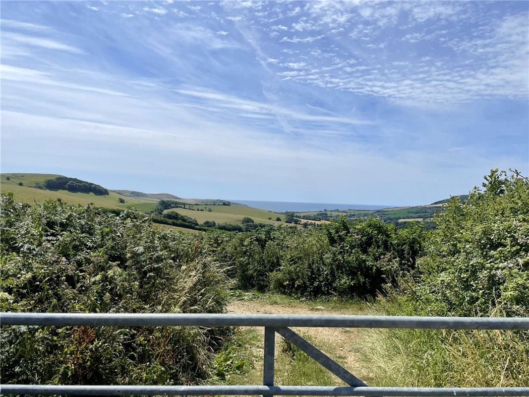 258 acres House, Symondsbury, Bridport DT6 - Available