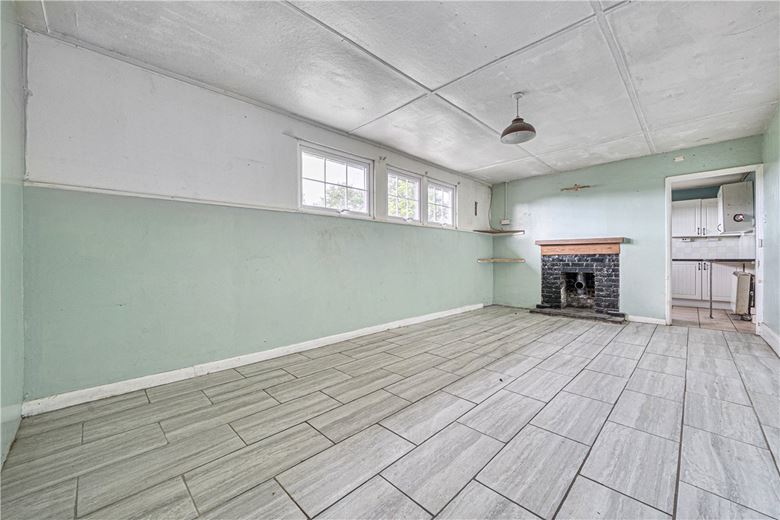  bedroom house, Thornfalcon, Taunton TA3 - Available