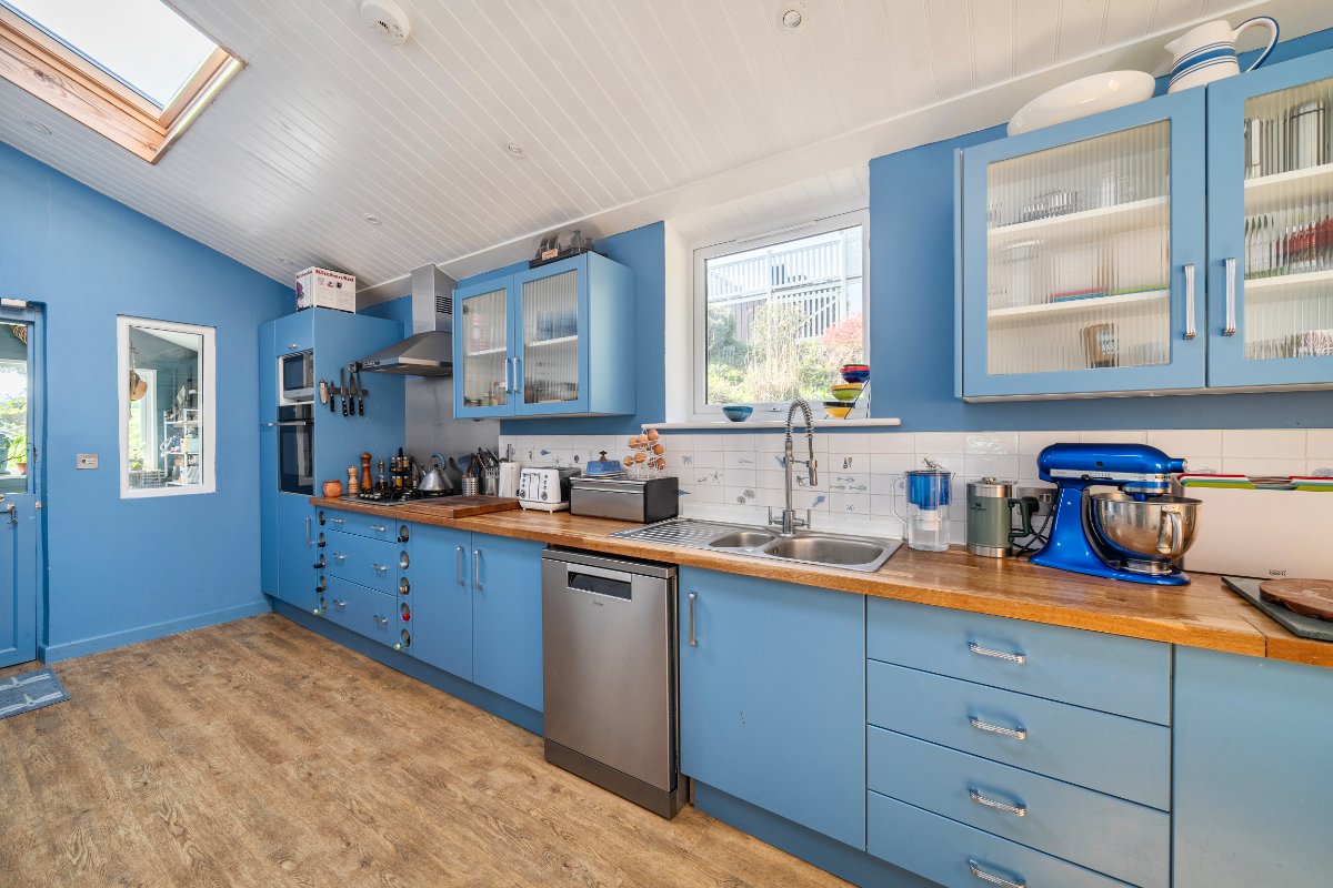 3 bedroom house, High Bullen & Holidays, Sun Lane DT6 - Available