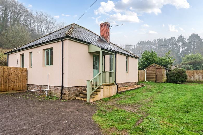 3 bedroom bungalow, Mendip Road, Stoke St. Michael BA3 - Available
