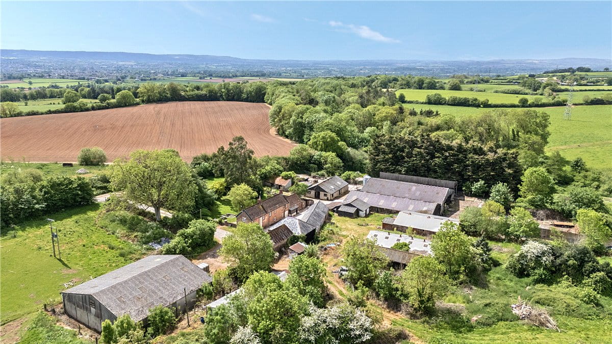 38.5 acres House, West Monkton, Taunton TA2 - Available