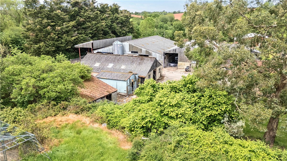 38.5 acres House, West Monkton, Taunton TA2 - Available