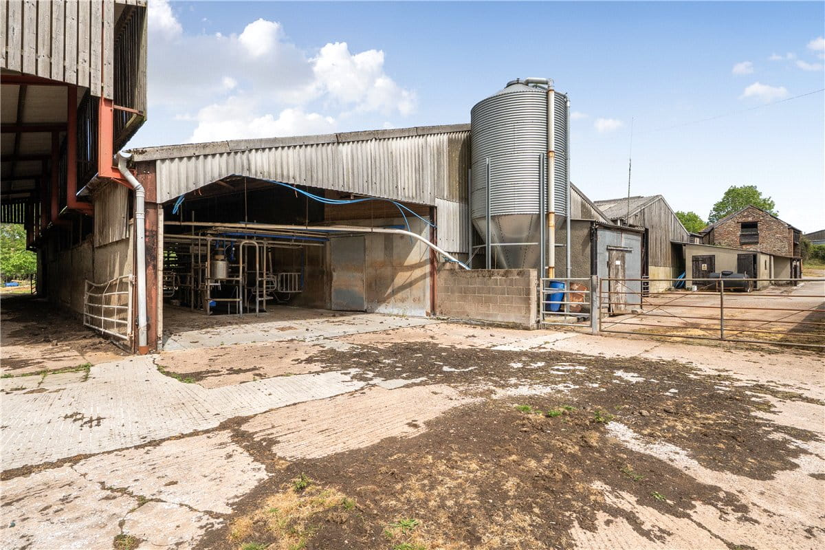 38.5 acres House, West Monkton, Taunton TA2 - Available