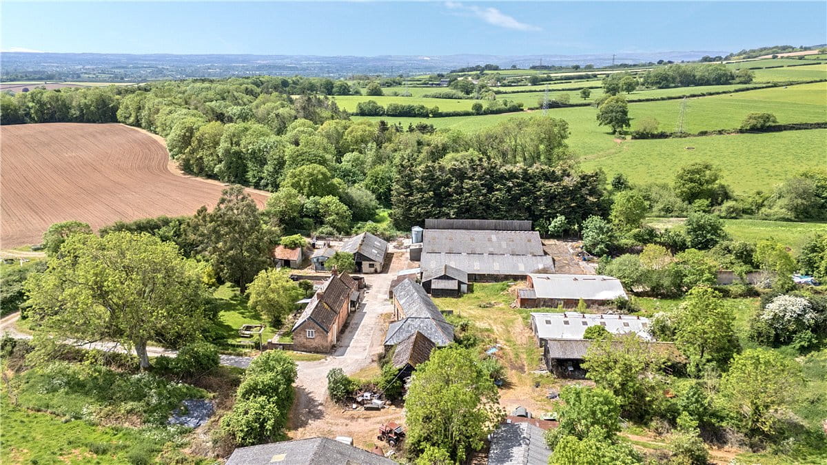 38.5 acres House, West Monkton, Taunton TA2 - Available