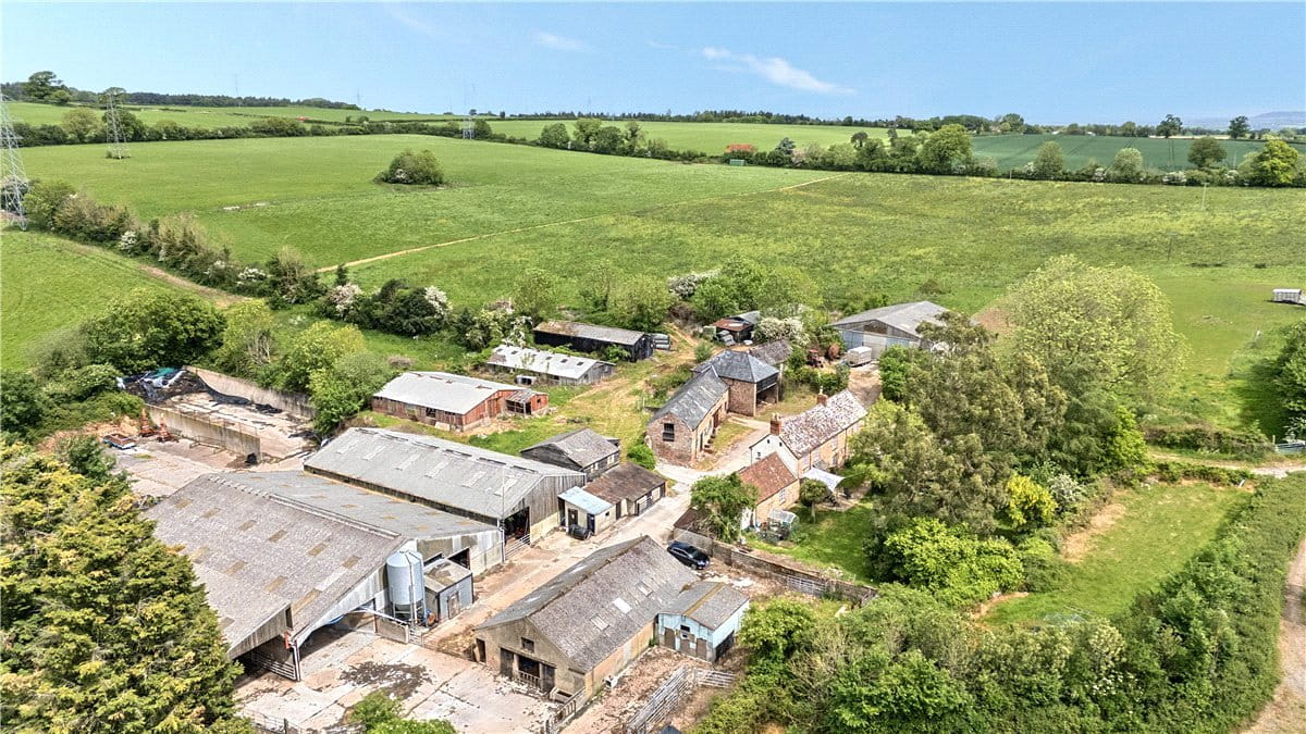 15.6 acres House, West Monkton, Taunton TA2 - Available