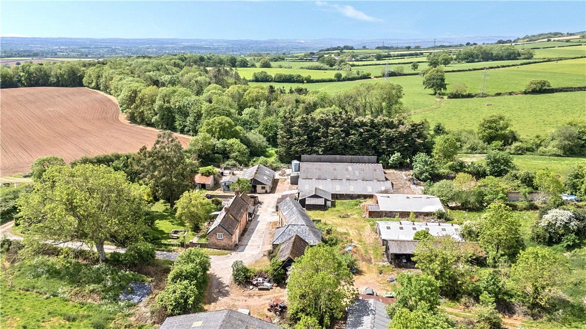 15.6 acres House, West Monkton, Taunton TA2 - Available