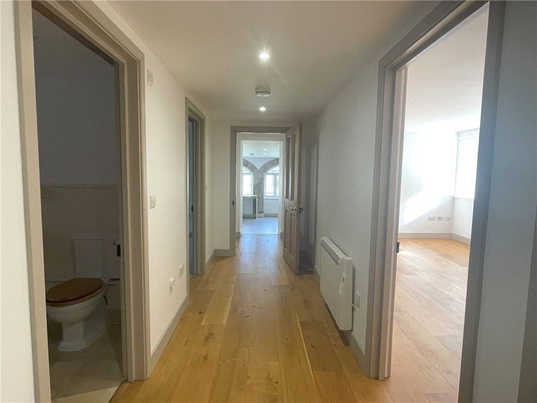 3 bedroom flat, St. Gluvias, Penryn TR10 - Available