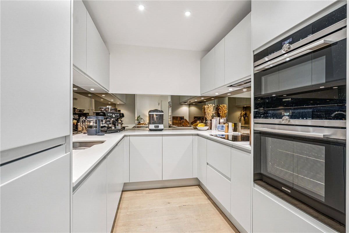 2 bedroom flat, Buckhold Road, London SW18