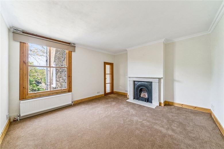 1 bedroom flat, Brodrick Road, London SW17 - Let Agreed