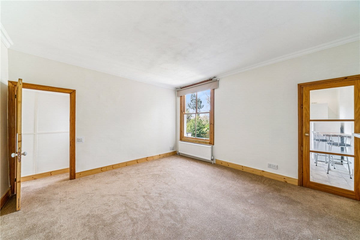 1 bedroom flat, Brodrick Road, London SW17 - Let Agreed