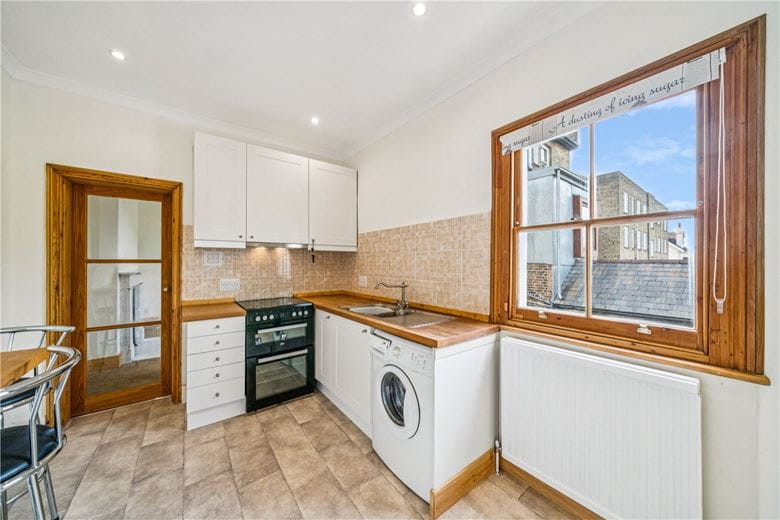 1 bedroom flat, Brodrick Road, London SW17 - Let Agreed