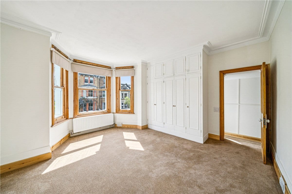 1 bedroom flat, Brodrick Road, London SW17 - Let Agreed