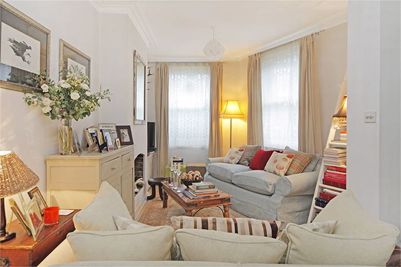 2 bedroom house, Eversleigh Road, London SW11 - Available