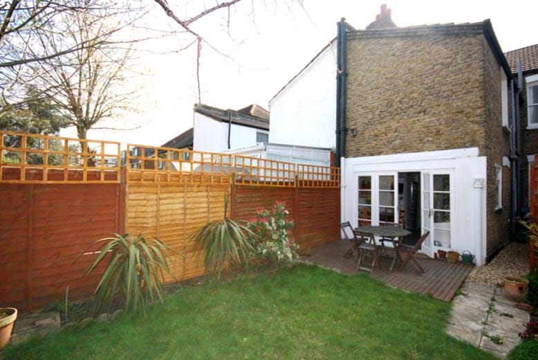 3 bedroom house, Langroyd Road, London SW17