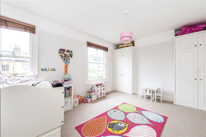 3 bedroom house, Nottingham Road, London SW17