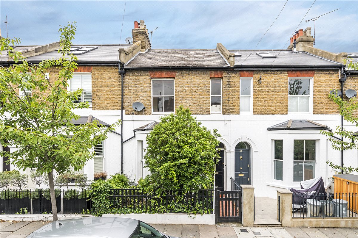 3 bedroom house, Nottingham Road, London SW17