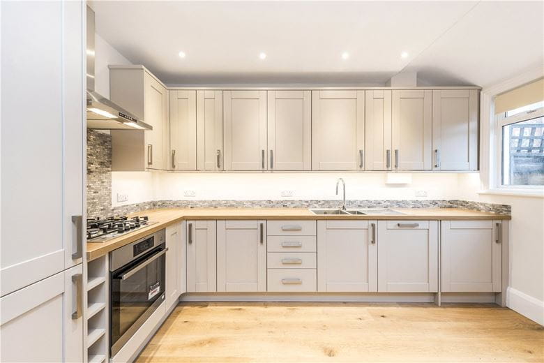 4 bedroom house, Wisley Road, London SW11