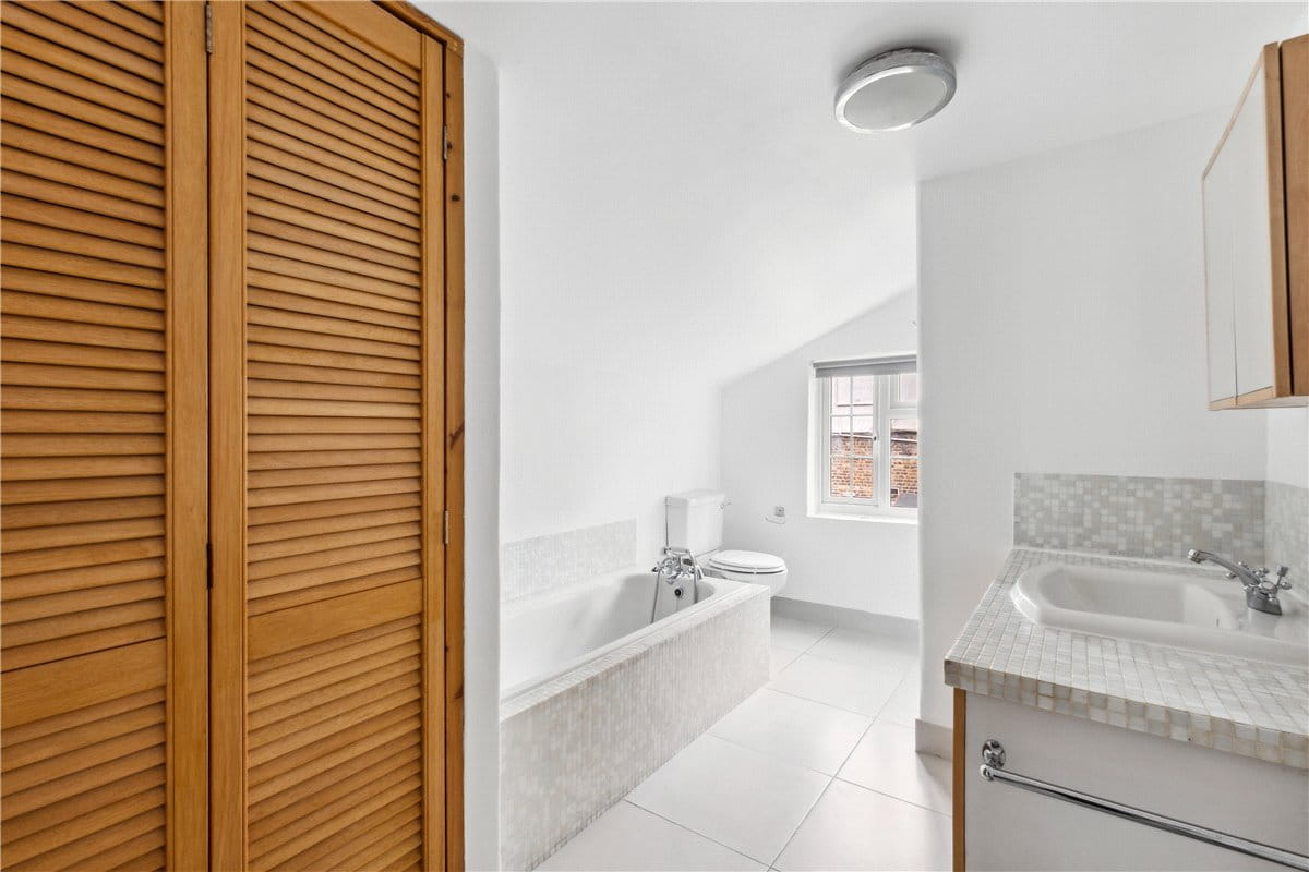 2 bedroom house, Beechcroft Road, London SW17