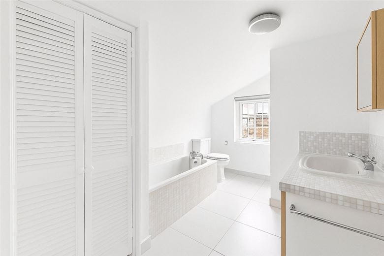 2 bedroom house, Beechcroft Road, London SW17