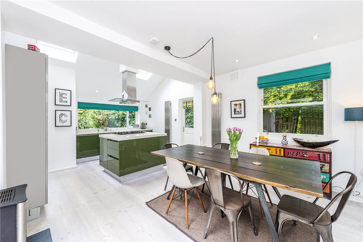 2 bedroom flat, Earlsfield Road, London SW18 - Available