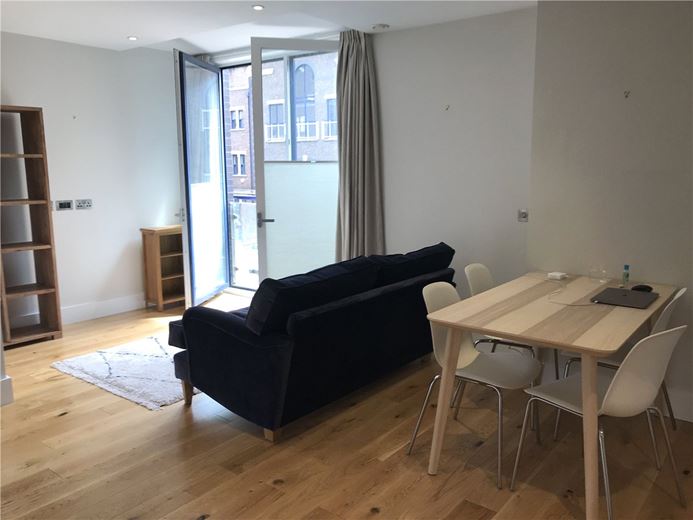 1 bedroom flat, Ivory House, Clove Hitch Quay SW11