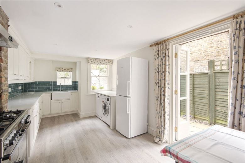 4 bedroom house, Candahar Road, London SW11 - Available