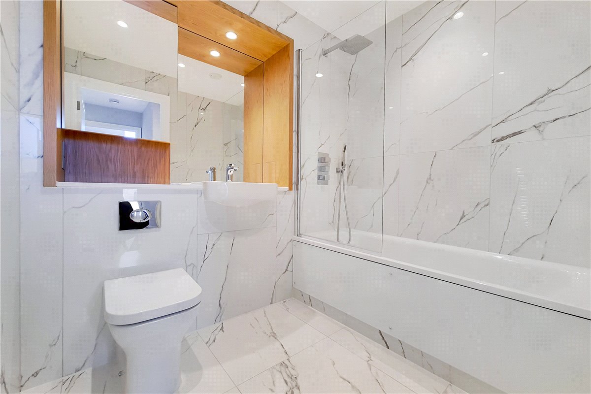 2 bedroom flat, Greyhound Parade, Wimbledon Grounds, London SW17 - Available