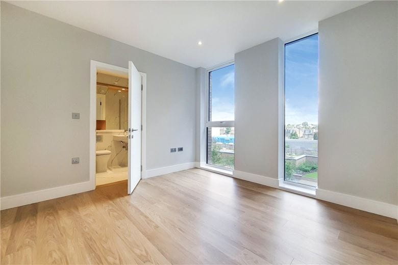 2 bedroom flat, Greyhound Parade, Wimbledon Grounds, London SW17