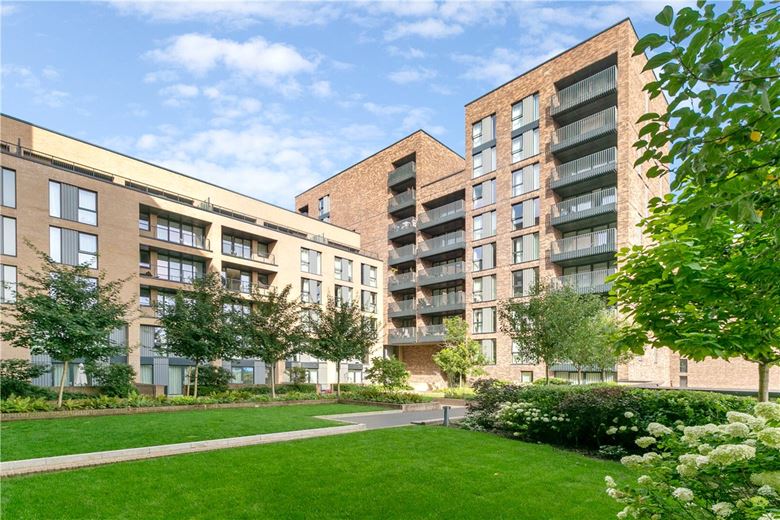 2 bedroom flat, Greyhound Parade, Wimbledon Grounds, London SW17