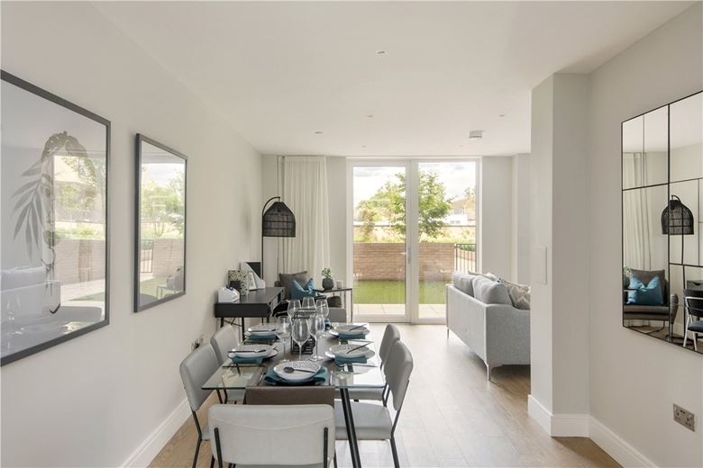 3 bedroom maisonette, Greyhound Parade, Wimbledon Grounds, London SW17 - Available