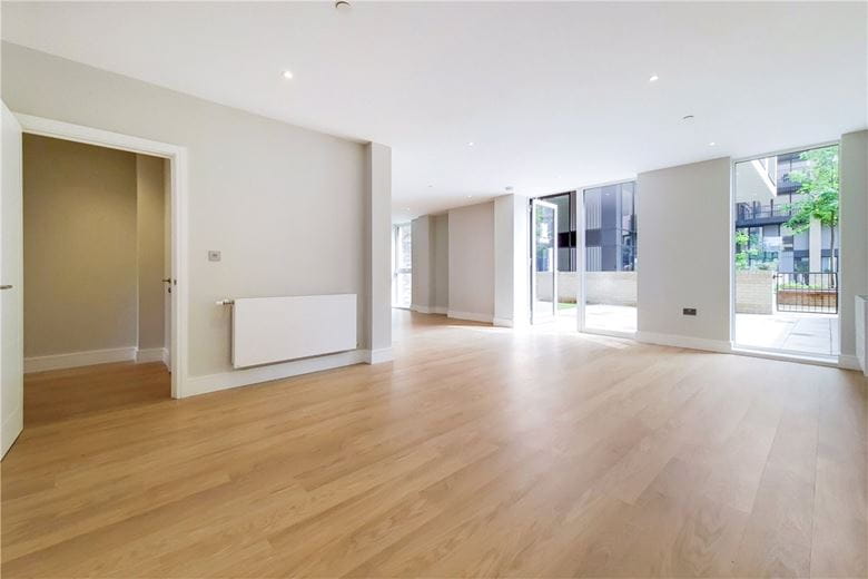 4 bedroom maisonette, Greyhound Parade, Wimbledon Grounds, London SW17 - Available