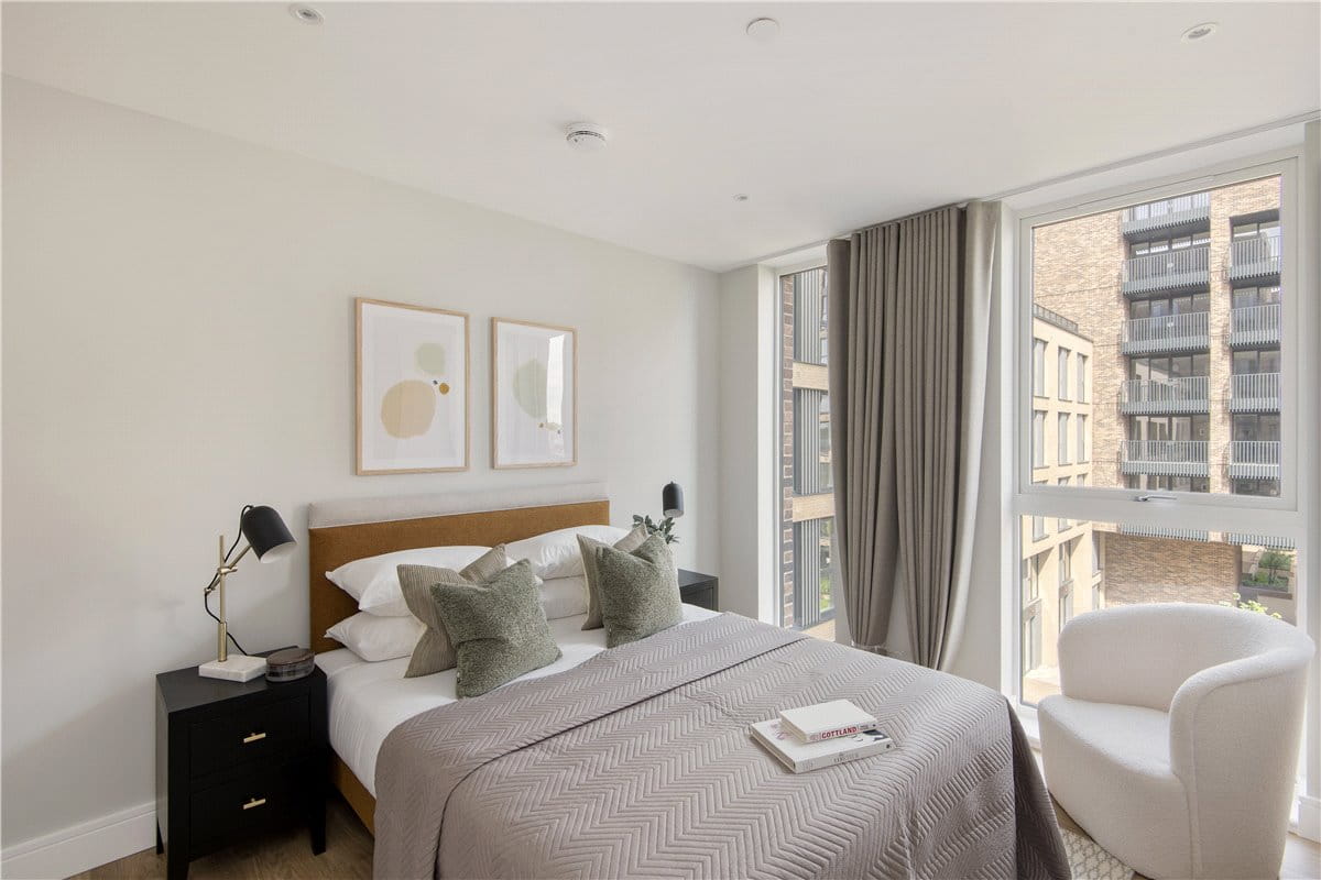 3 bedroom flat, Greyhound Parade, Wimbledon Grounds, London SW17 - Available