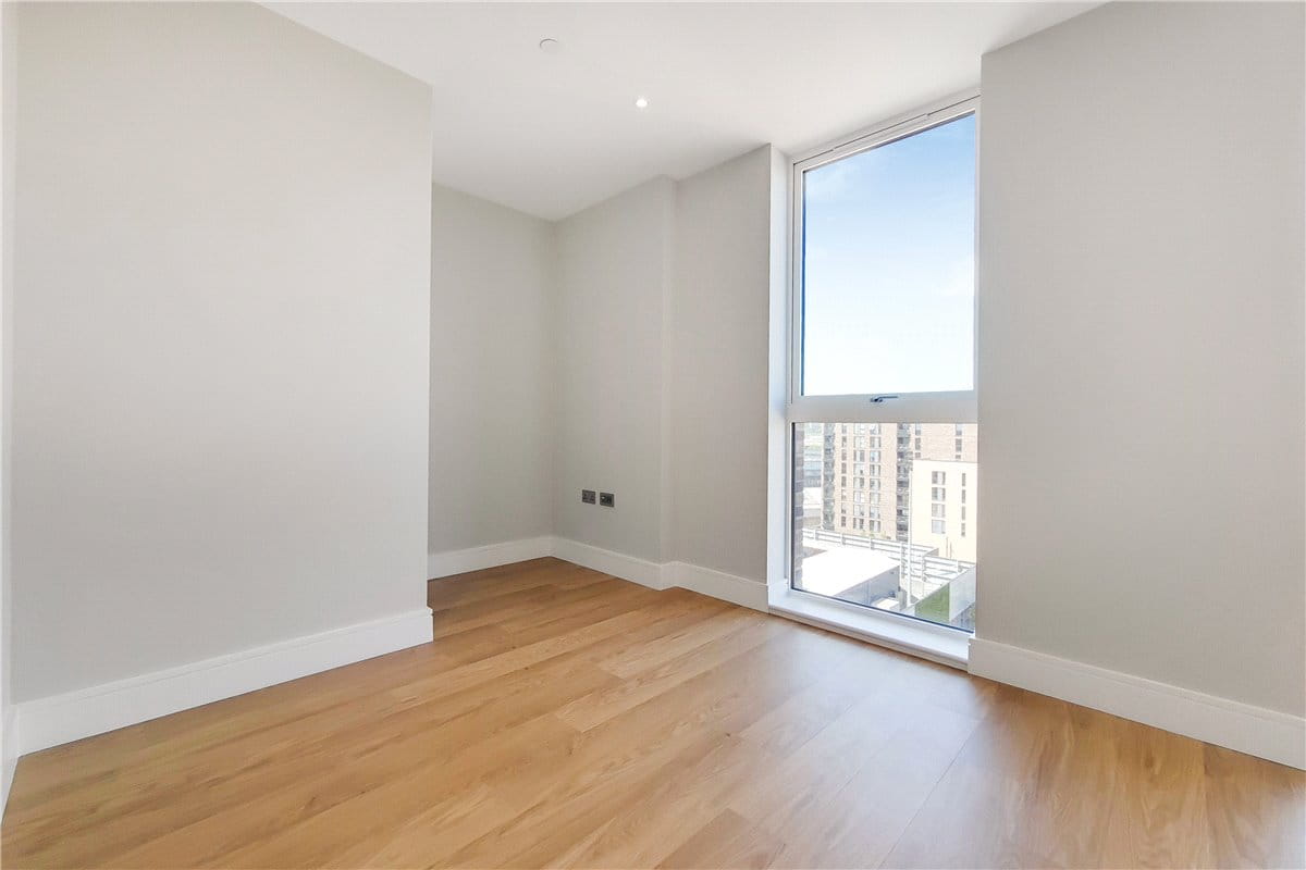 2 bedroom flat, Greyhound Parade, Wimbledon Grounds, London SW17 - Let Agreed