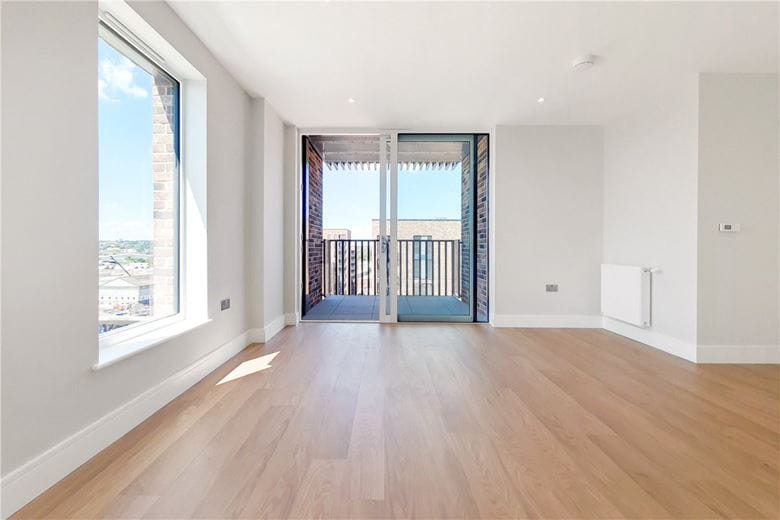 2 bedroom flat, Greyhound Parade, Wimbledon Grounds, London SW17 - Let Agreed