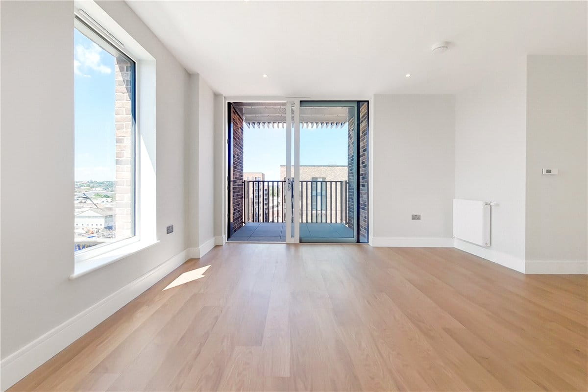 2 bedroom flat, Greyhound Parade, Wimbledon Grounds, London SW17 - Let Agreed