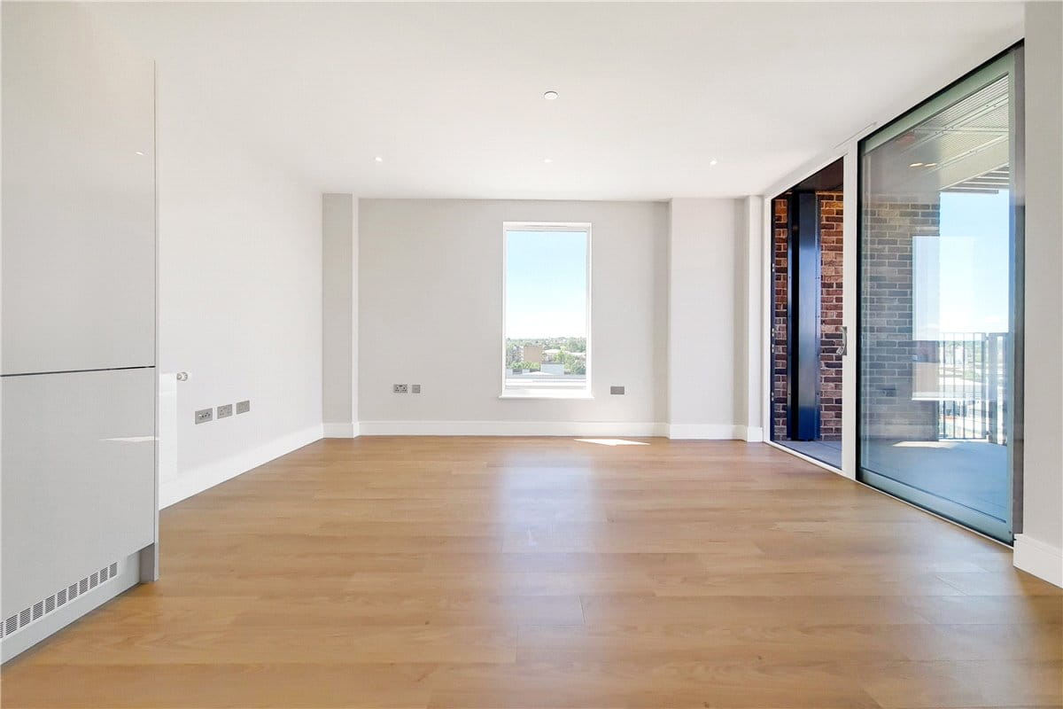 2 bedroom flat, Greyhound Parade, Wimbledon Grounds, London SW17 - Let Agreed