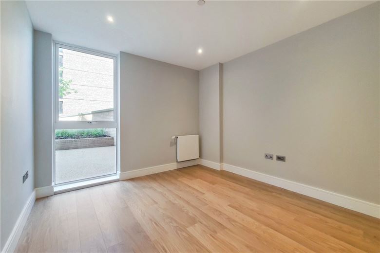 3 bedroom flat, Greyhound Parade, Wimbledon Grounds, London SW17