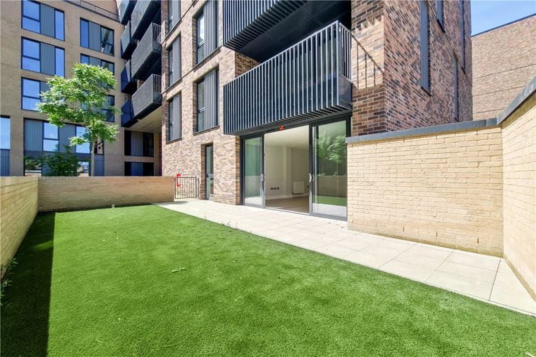 3 bedroom flat, Greyhound Parade, Wimbledon Grounds, London SW17