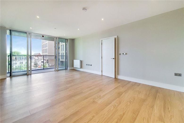 3 bedroom flat, Greyhound Parade, Wimbledon Grounds, London SW17