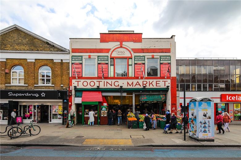 1 bedroom flat, Greyhound Parade, Wimbledon Grounds, London SW17 - Available