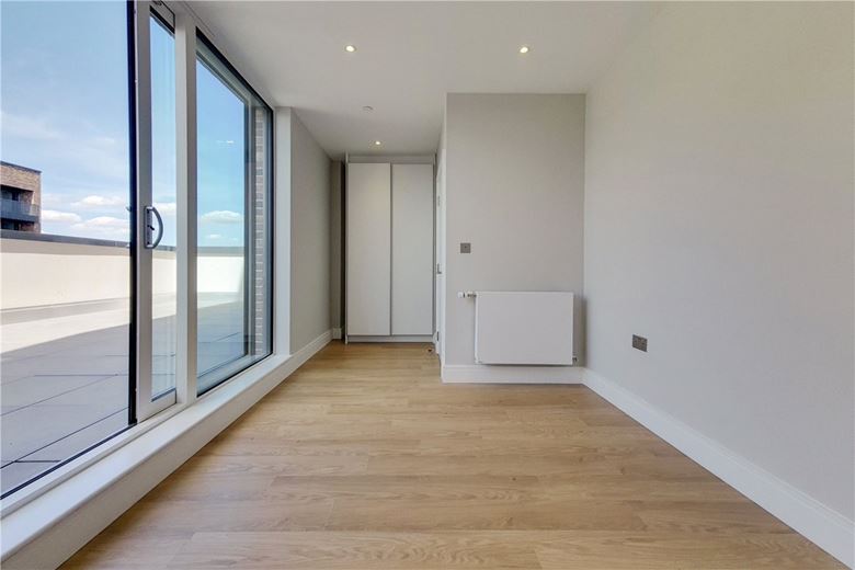 1 bedroom flat, Greyhound Parade, Wimbledon Grounds, London SW17 - Available